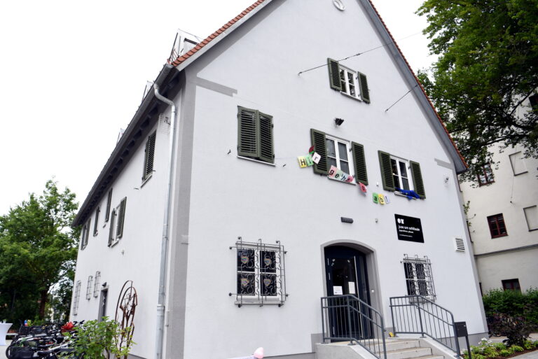 Neueröffnung Bürgerhaus Pfersee 
Juze Pfersee 
Jugendzentrum